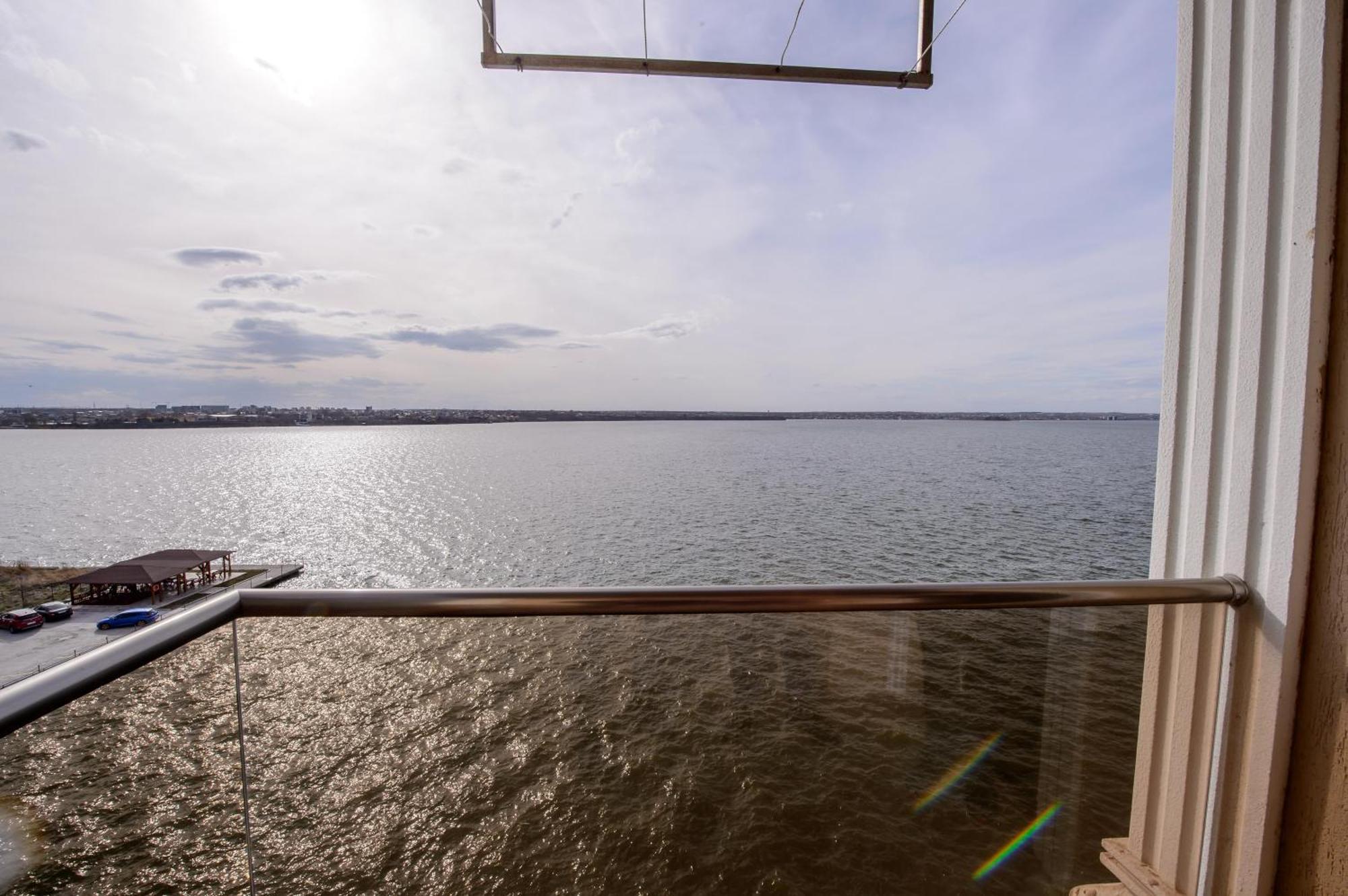 Solid Residence Mamaia Luaran gambar